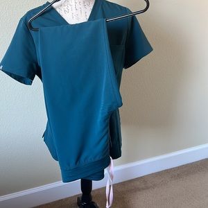 Figs Caribbean blue size small Livingston scrub pants.